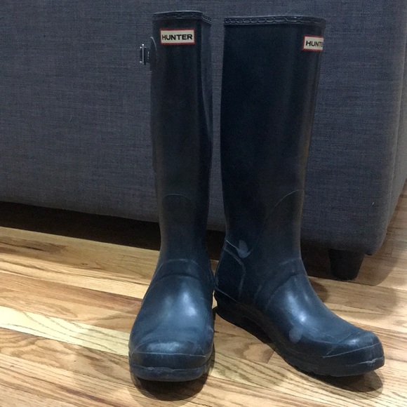 dark blue hunter boots